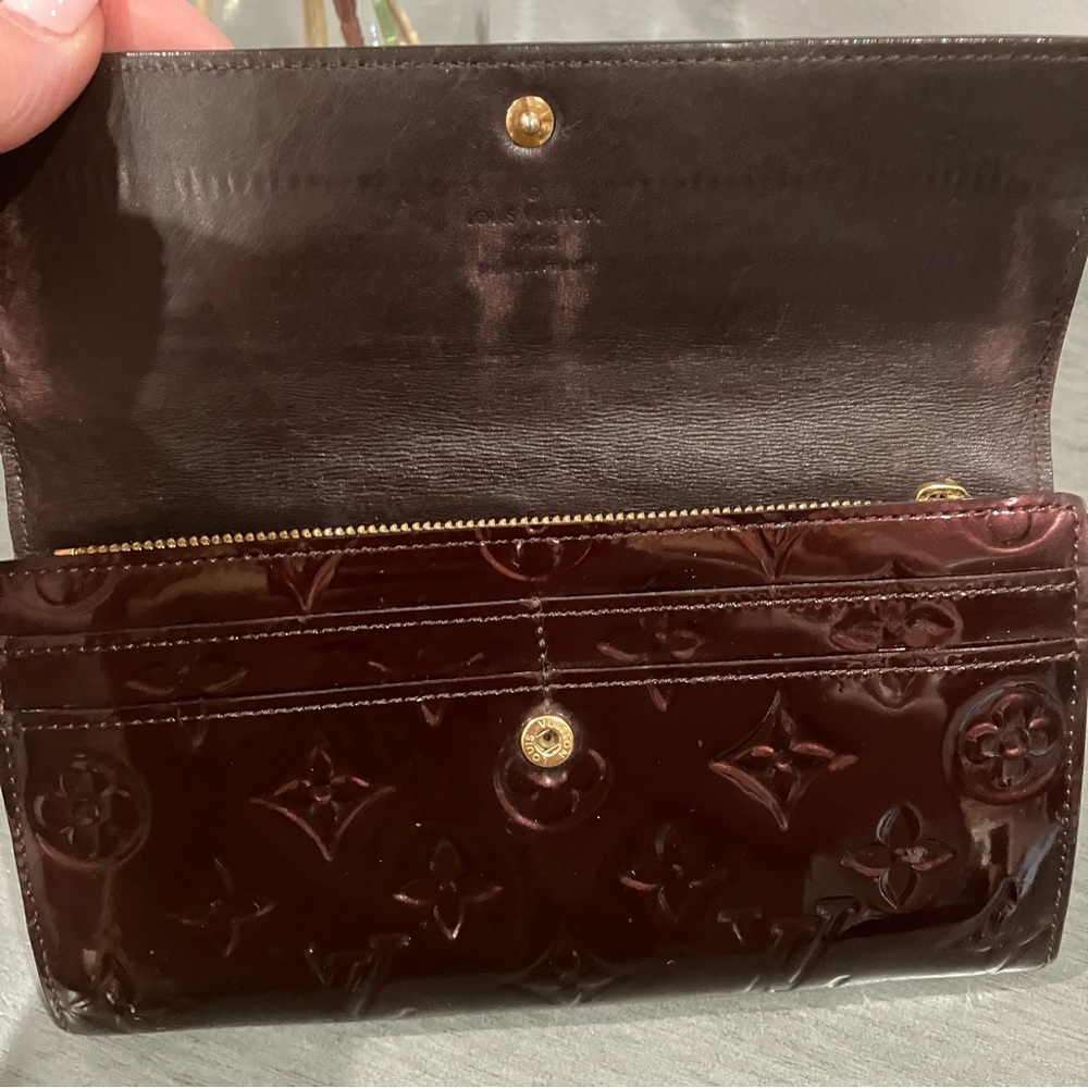 Louis Vuitton Burgundy Vernis Monogram Wallet with dust bag - Picture 7 of 12